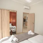Maximo * Karavádhos